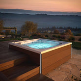 J-LX - Jacuzzi Hot Tub